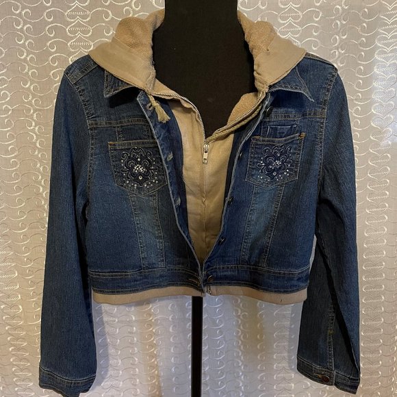 GIRLS HIP JEANS JACKET WITH HOODIE INSERT SIZE L - Picture 1 of 3